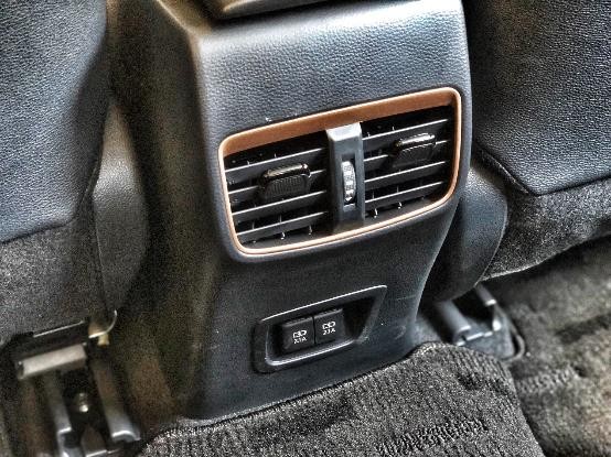 試駕廣汽豐田凌尚:“小凱美瑞”名副其實 試駕廣汽豐田凌尚:“小凱美瑞”名副其實