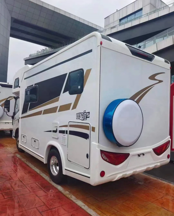 ​大塊頭也有柔軟心:駿馳巨蟹座房車 平頭設計+躍進底盤 穩定踏實 ​大塊頭也有柔軟心:駿馳巨蟹座房車 平頭設計+躍進底盤 穩定踏實