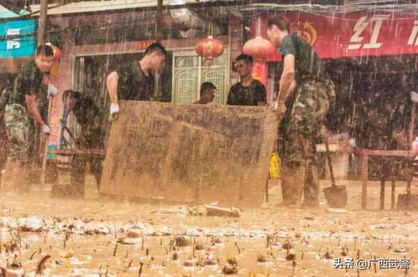 這些武警專屬“妝容”,你可都見過? 這些武警專屬“妝容”,你可都見過?