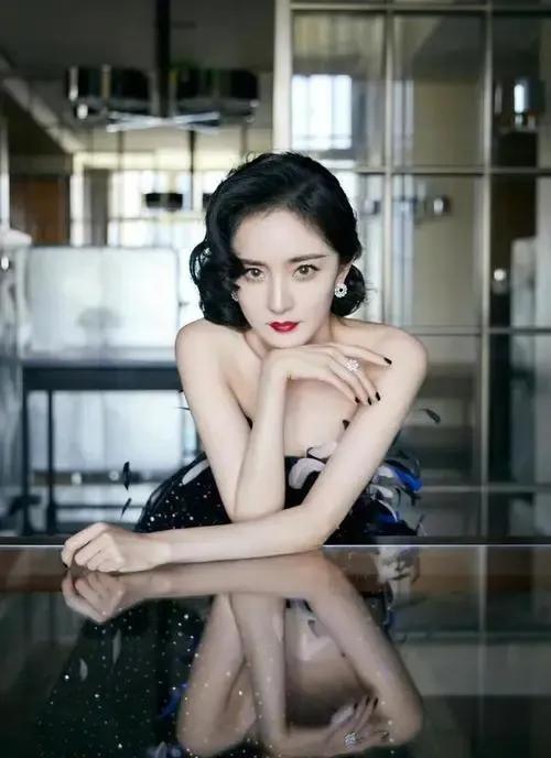 楊冪驚豔寫真集2 楊冪驚豔寫真集2