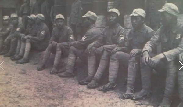 抗戰中，同為&OpenCurlyDoubleQuote;草鞋軍&rdquo;的川軍成功逆襲，80萬貴州黔軍哪兒去了？