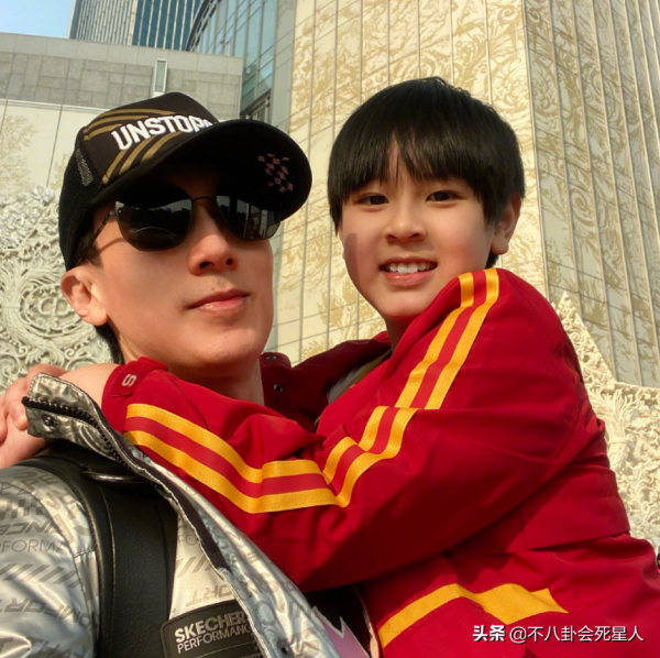 《爸回》8個萌娃顏值差異大：奧莉變成大方臉，嗯哼帥到能當明星