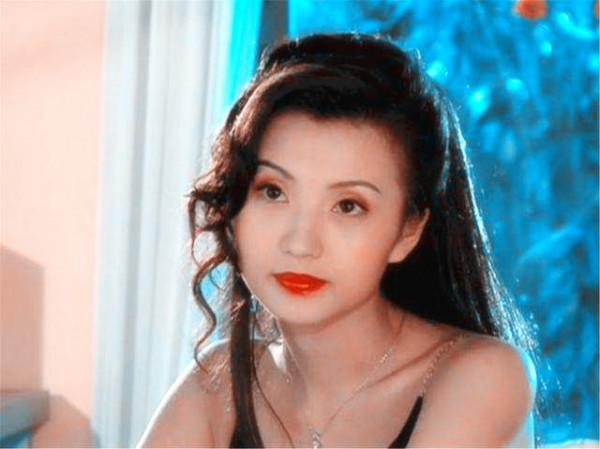 《粉紅女郎》為愛成全的人，男人婆聖母，萬人迷瀟灑，結婚狂愚蠢