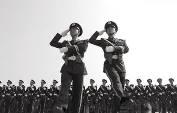 美國派王牌女特務,計劃暗殺毛主席,佈局三年卻被我軍美男計攻破 美國派王牌女特務,計劃暗殺毛主席,佈局三年卻被我軍美男計攻破