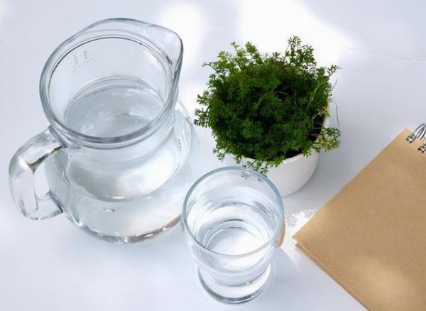 為什麼醒來時空腹喝一杯水，對你的健康有好處？