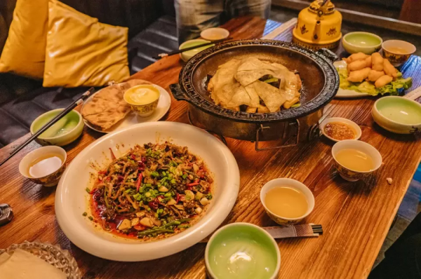 開2021最火的網紅車，打卡最熱的川西網紅店