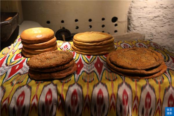 烏魯木齊市饢文化產業園:見識了饢的花式吃法,饢吃一個月不重樣 烏魯木齊市饢文化產業園:見識了饢的花式吃法,饢吃一個月不重樣