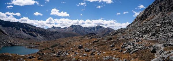 川西海拔最高最大最藍的海子——亞莫措根