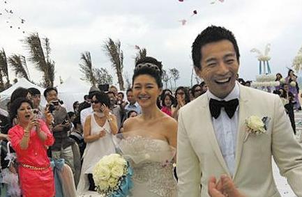 王嶽倫宣佈離婚，內涵李湘有“意中人”，2021年離婚的明星真不少