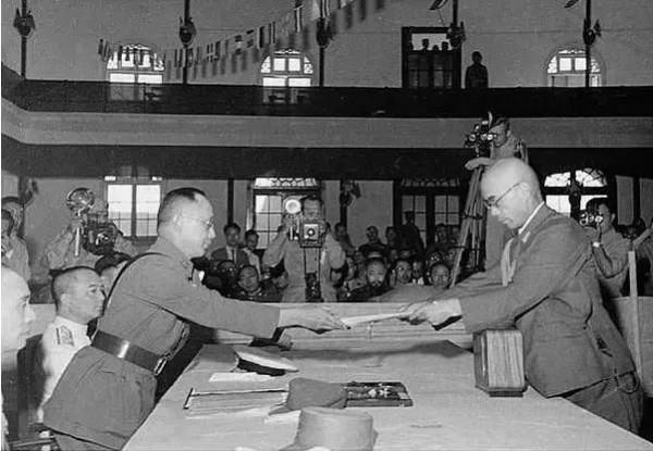 1931年，我黨一地下黨員失聯，後成國軍司令，在遼瀋戰役立下奇功