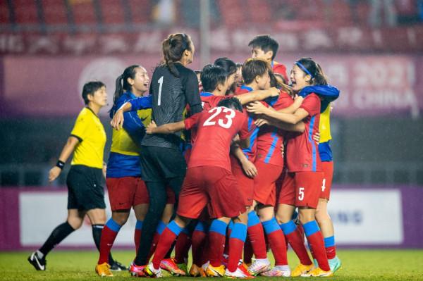 足球——女子成年組半決賽:上海隊晉級決賽 足球——女子成年組半決賽:上海隊晉級決賽