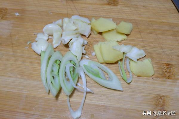 晚上炒了一盤豬肝,好吃到流口水,鮮香嫩滑無腥味,做法簡單 晚上炒了一盤豬肝,好吃到流口水,鮮香嫩滑無腥味,做法簡單