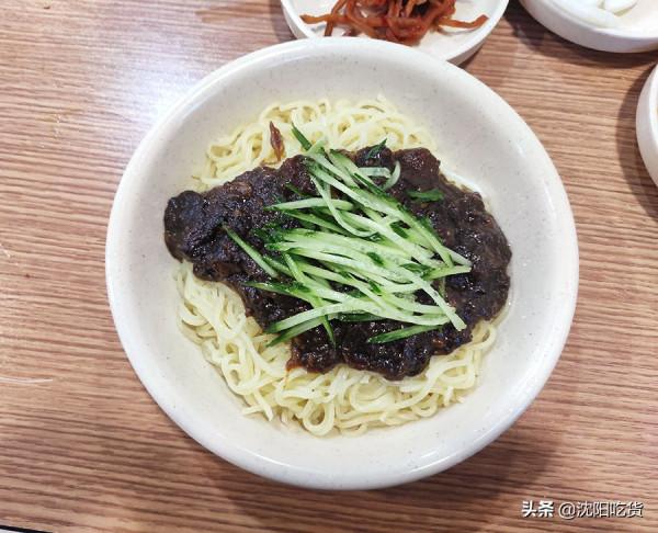 距離西塔很遙遠的紫菜包飯，不是一般的難吃