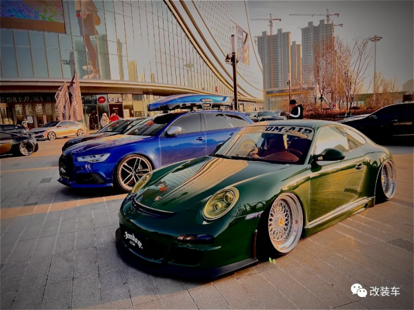 保時捷車主為了帶娃再添奧迪RS6，給孩子一個完美的童年