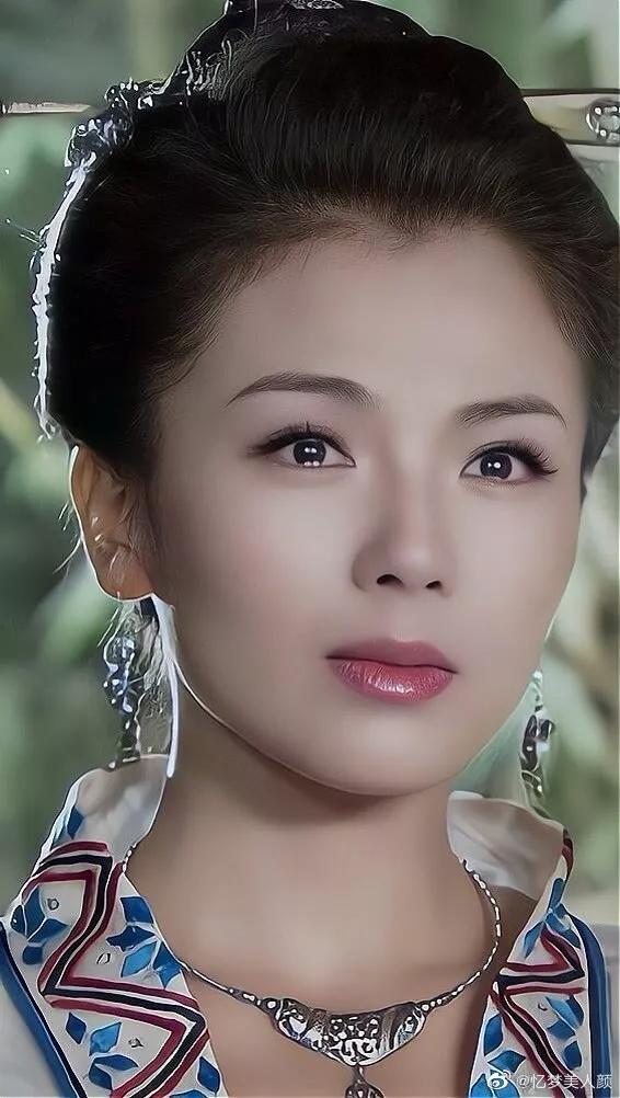 劉濤古裝桌布 劉濤古裝桌布