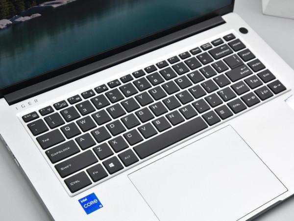 「有料評測」雷神一格Pro 16評測：你從未見過的價效比神機