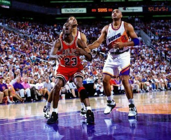 NBA紀實連載18:喬丹死黨,地球上打球最好的飛豬巴克利 NBA紀實連載18:喬丹死黨,地球上打球最好的飛豬巴克利