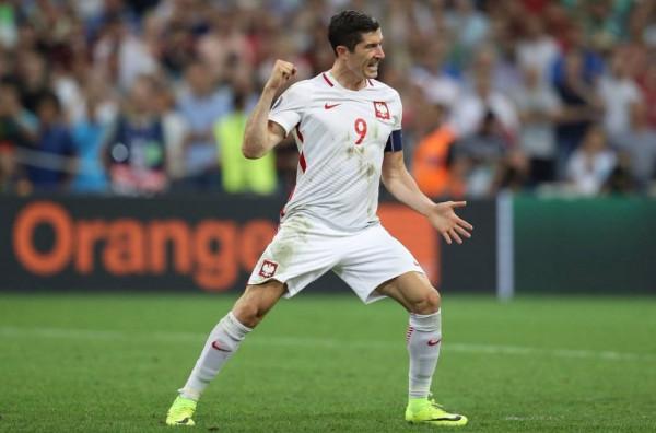 中國足球人傻錢多？昔日中超冠軍主帥即將履新，年薪斷崖式下滑