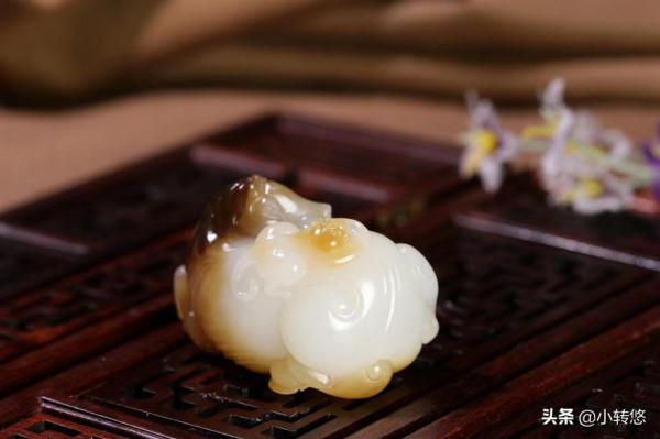 巨龍騰空而起,暢遊戲珠,飛龍形態各異,霸氣十足 巨龍騰空而起,暢遊戲珠,飛龍形態各異,霸氣十足