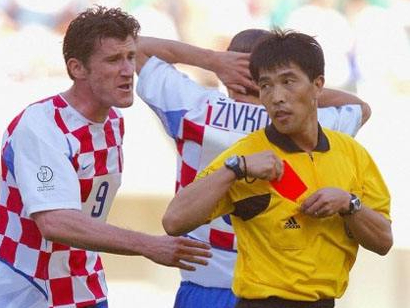 &OpenCurlyDoubleQuote;金哨&rdquo;陸俊的雙面人生：原來&OpenCurlyDoubleQuote;黑哨&rdquo;還可以這樣吹？