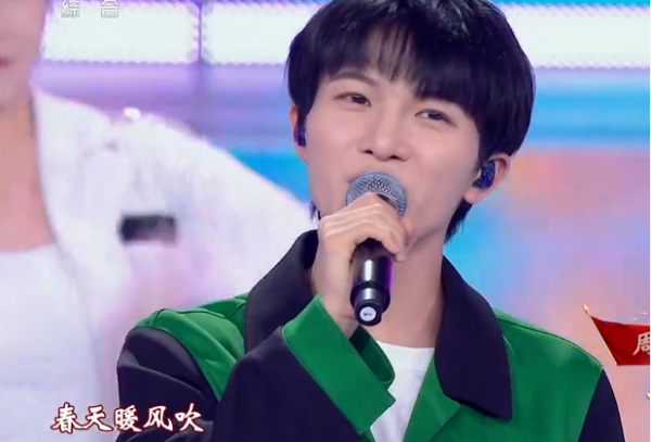 國慶晚會明星造型：劉嘉玲美豔開場，朱一龍寸頭獻唱，劉濤甜美