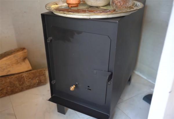 她低價買下10㎡“迷你房”，蝸居日子轉眼已1年，網友：自得其樂