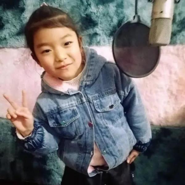 能教出這麼優秀的娃,她父母該是多麼的優秀 能教出這麼優秀的娃,她父母該是多麼的優秀