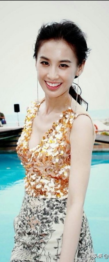 黃聖依美照一冊,欣賞 黃聖依美照一冊,欣賞