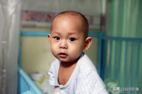 1歲幼童發熱肚脹,醫院檢查結果讓全家人崩潰:腹內腫瘤已拳頭大 1歲幼童發熱肚脹,醫院檢查結果讓全家人崩潰:腹內腫瘤已拳頭大