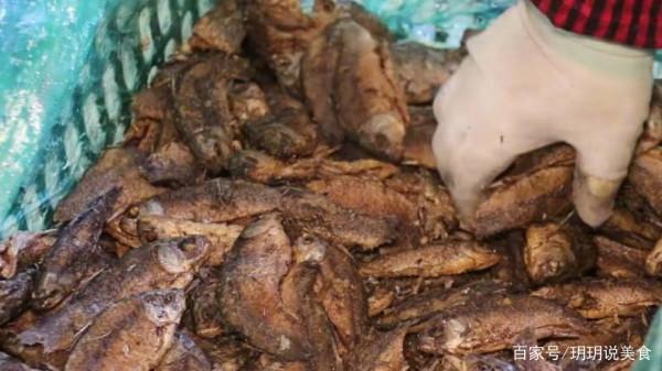 天津大叔賣非遺美食，15元一盒明星專程過來吃，食客一次買一鍋