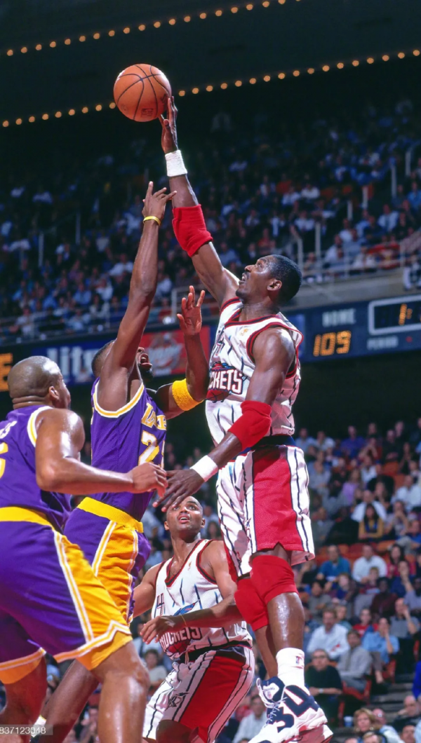 在NBA歷史當中,奧拉朱旺和諾維斯基誰才是最強的國際球員? 在NBA歷史當中,奧拉朱旺和諾維斯基誰才是最強的國際球員?