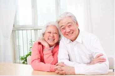 老人想健康長壽，不是多走路和多睡覺，而是保持好心情和營養均衡