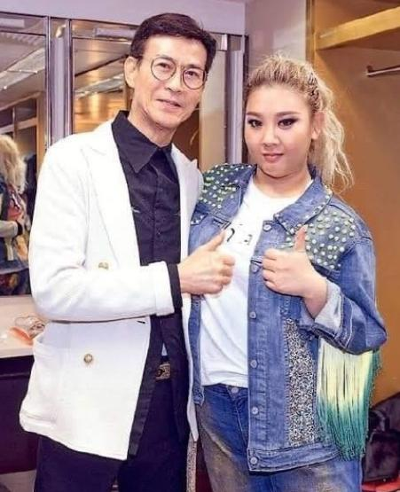 35歲的鄭欣宜準備接管母親的鉅額遺產，她的事業也走向了巔峰