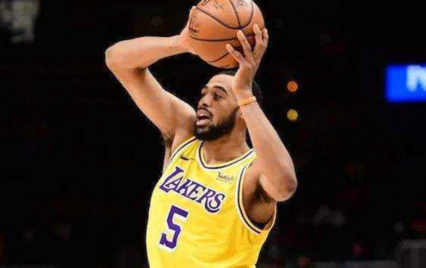 糟糕!湖人塔克4戰14分命中率跌破2成!他已成負資產難交易出去 糟糕!湖人塔克4戰14分命中率跌破2成!他已成負資產難交易出去