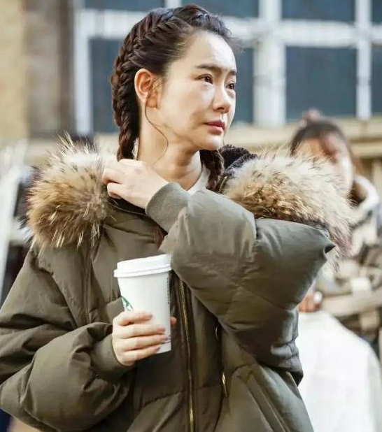 戚薇素顏照曝光，眼袋厚重法令紋深，網友：李承炫看了都要後悔