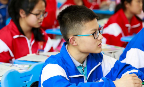 將差生放到重點學校，能“逆襲”成尖子生嗎，資深班主任說出答案