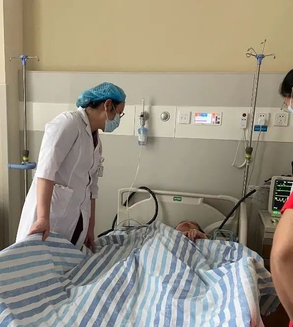 產科醫生國慶假期的一天 24小時迎接12個“國慶寶寶”