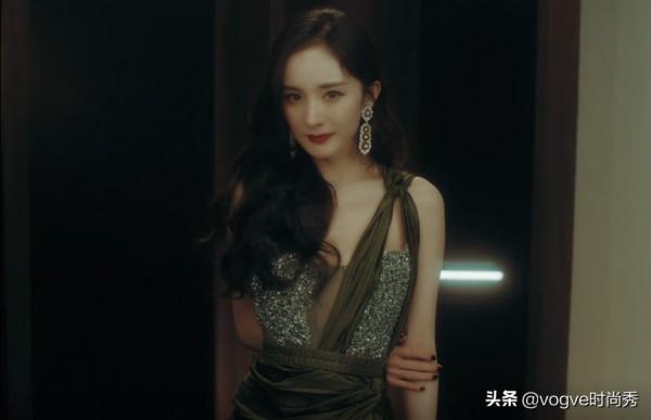 ELLE影中人:楊冪一顰一笑,唐嫣少女風動人心魄,金晨豔壓群芳 ELLE影中人:楊冪一顰一笑,唐嫣少女風動人心魄,金晨豔壓群芳