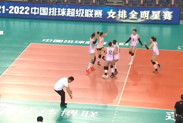 鷹眼故障？蔡斌對第5局13平的出界球很大意見，賽後找裁判理論