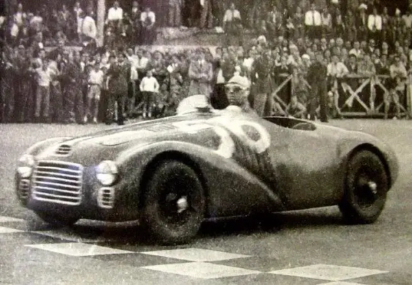 連老司機也蒙了，最離譜的V12發動機才1.5升？