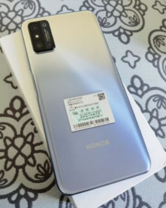 因為收音機功能，我入手了榮耀X30Max，這配置很多旗艦機都閹割了