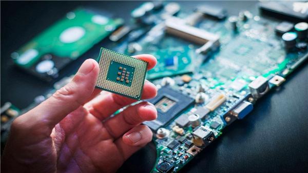 晚舟回國，用電緊張，下週A股怎麼看？晶片、電力會有行情嗎？