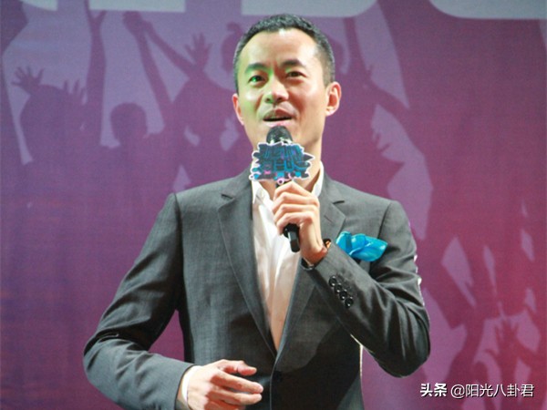 昔日三大電視臺名嘴，邱啟明如何作死的！現直播帶貨最高僅132人