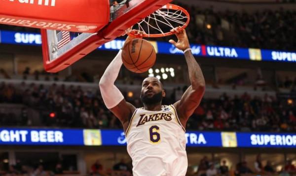 湖人補強鋒線,火箭舊將加盟,內線空虛老詹也無奈,周琦有望迴歸 湖人補強鋒線,火箭舊將加盟,內線空虛老詹也無奈,周琦有望迴歸