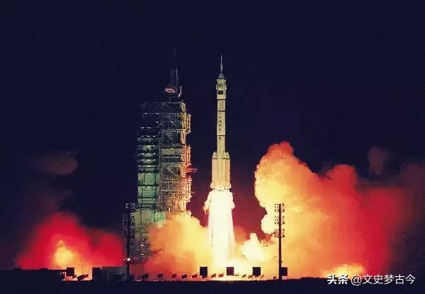 1998年，曹剛川主政總裝備部，他的搭檔是誰？中央軍委點將李繼耐