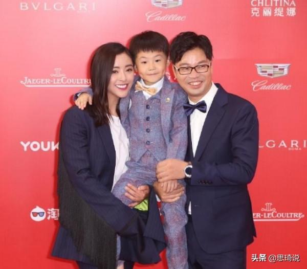 “萌神”張峻豪：3歲成名，5歲上春晚，7歲年入百萬，如今怎樣了