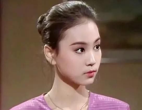 62歲劉雪華獨居十年24小時開電視，離婚10年，想到了我的老年生活