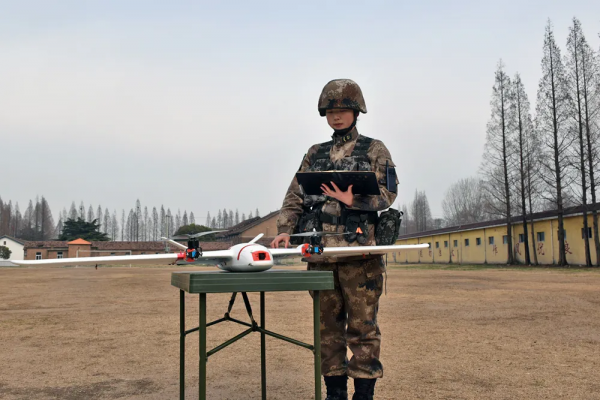 誰說女子不如男？一睹“飛控手”陳瑜超颯風采