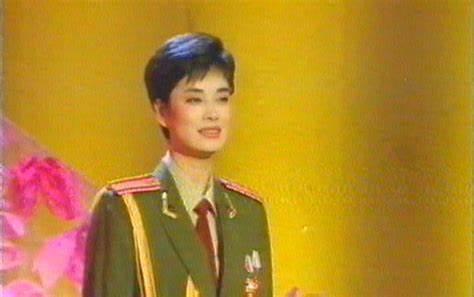 25歲爆紅，26歲跌落神壇，43歲生二胎，毛阿敏如今怎樣了？