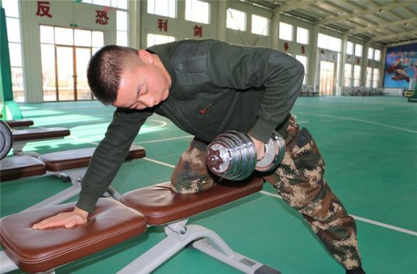 “迷彩式”週末軍營